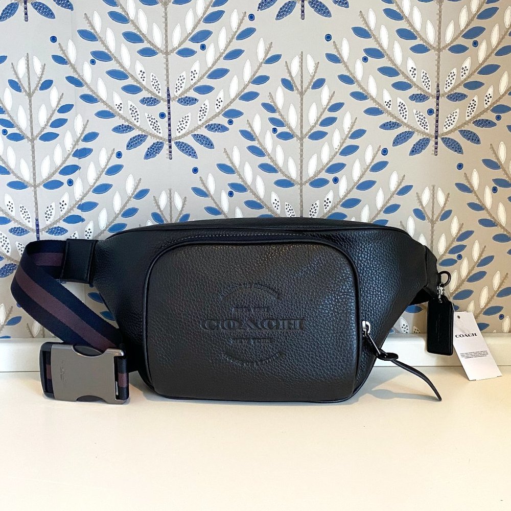 NEW Coach Thompson Pebbled Leather Belt Bag in Black